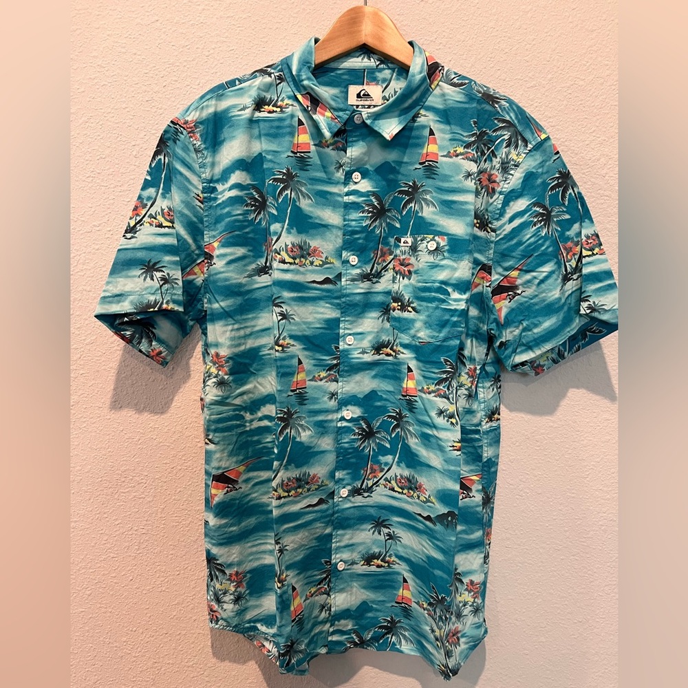 Quicksilver Hawaiian style button-down, short sleeve